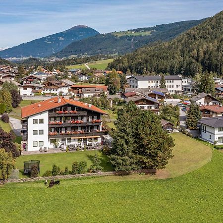 Hotel Eschenhof & Apartments Fulpmes Esterno foto