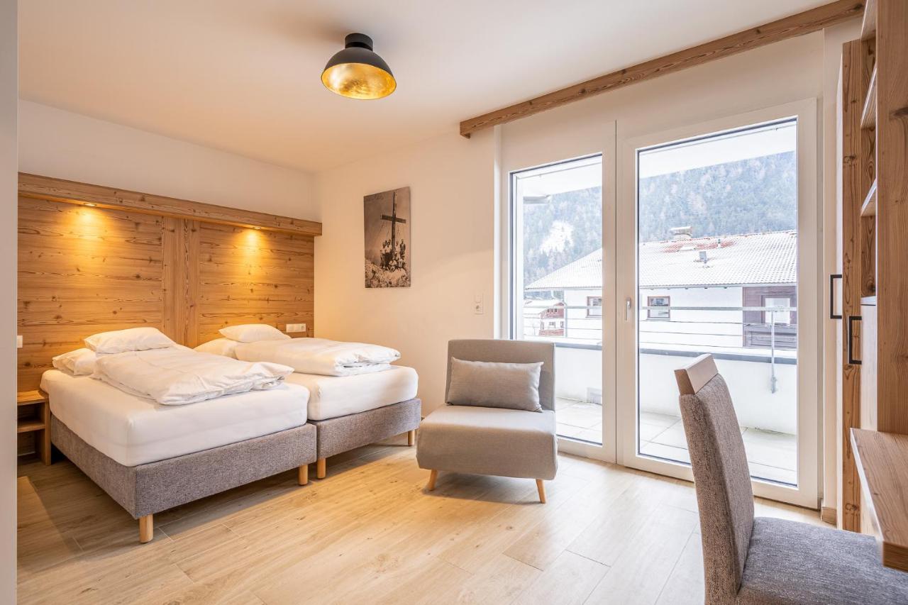 Hotel Eschenhof & Apartments Fulpmes Esterno foto