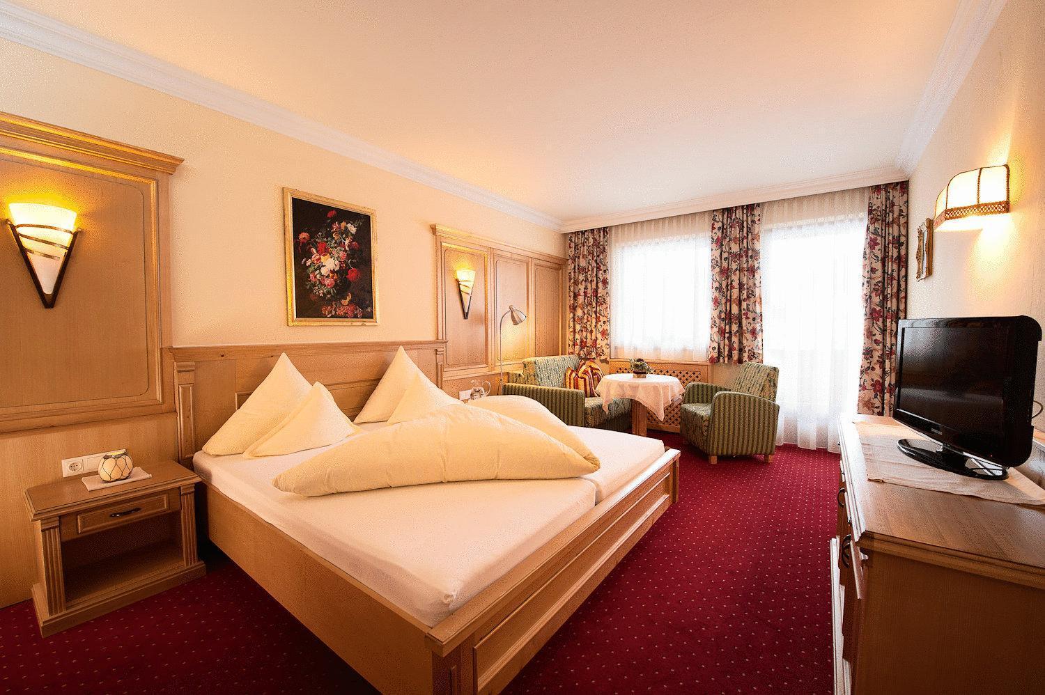 Hotel Eschenhof & Apartments Fulpmes Esterno foto